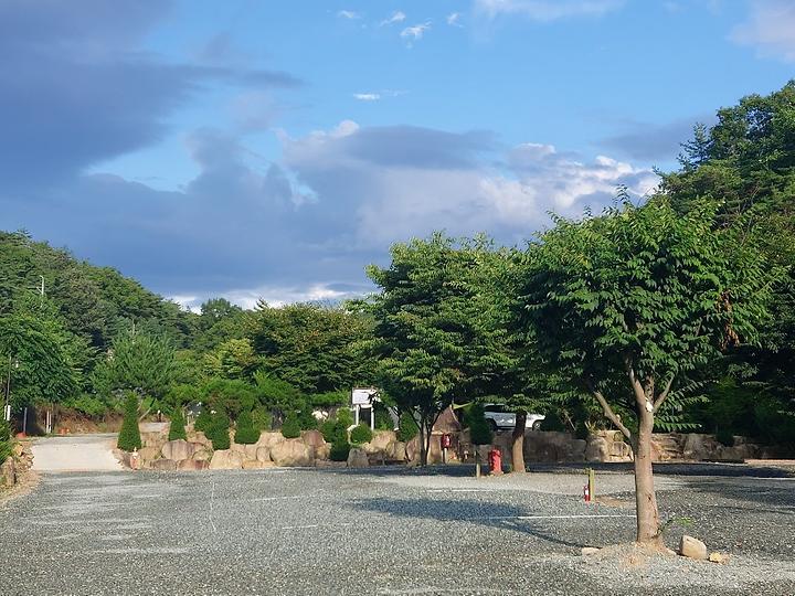 [충청북도 괴산군] 화양숲노리캠핑장 – 화양의 맑은 계곡이 흐르고 있는 캠핑장