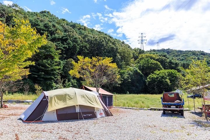 [전라북도 전주시] 전주 아중호수 캠핑장 – 여름철 대형 수영장이 눈에 띄는 곳
