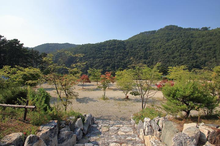 [충청남도 논산시] 유토피아 오토캠핑장 – 산속에 조성해 피톤치드 가득한 캠핑장