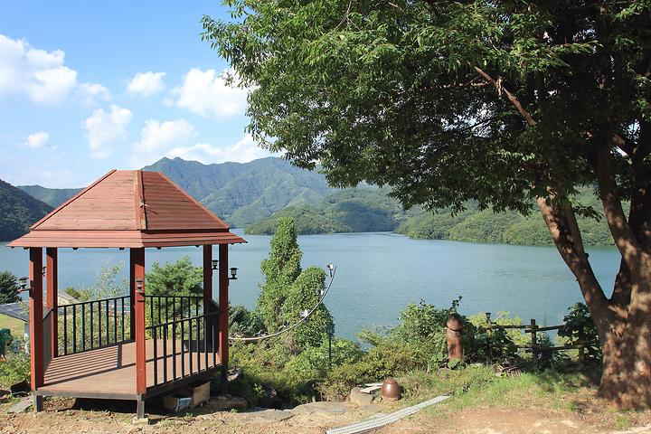 [충청북도 충주시] 대호레져글램핑 – 충주호의 수려한 풍광을 한눈에 담다