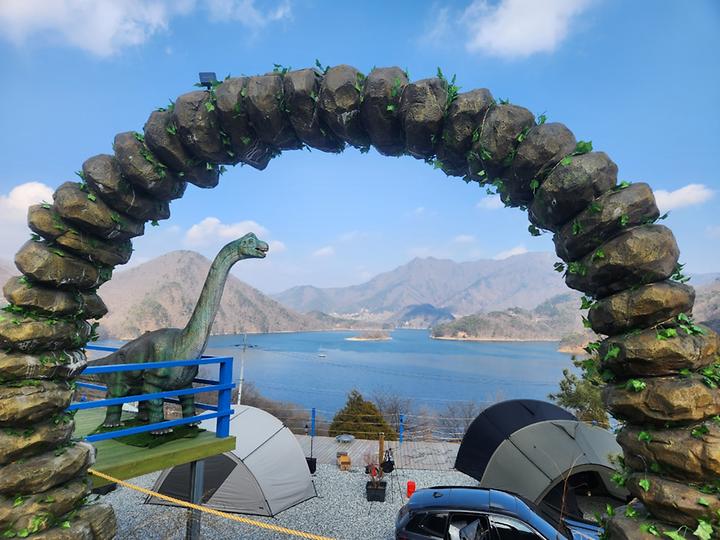 [충청북도 충주시] 충주호더쉼캠핑장 – 청풍호의 멋진 풍광이 펼쳐지는 뷰맛집