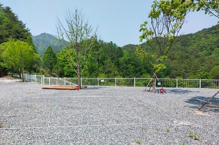 [충청북도 단양군] 캠프우아 – 김삿갓계곡 상류에 자리한 캠핑장