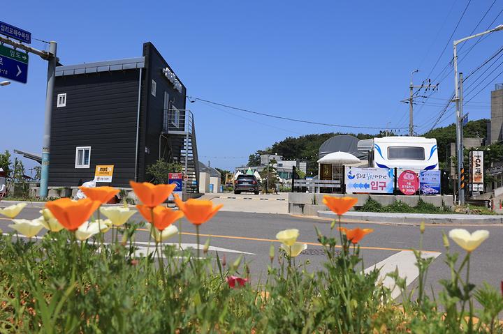 [인천광역시 옹진군] 십리포힐링카라반 – 십리포해수욕장 바로 앞 신축 카라반