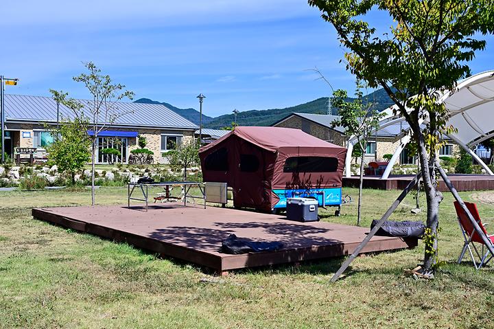 [전라남도 광양시] 섬진강별빛야영장 – 끝들마을 엑티비티존에 자리한 야영장