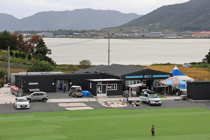 [경상남도 고성군] 오오유맨손캠핑 – 아무런 장비없이 맨손으로 방문해도 캠핑을 즐길수 있는 오오유 맨손캠핑