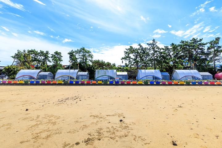 [전라남도 함평군] 돌머리 해변 글램핑 야영장 – 눈앞에 바다가 펼쳐지는 글램핑