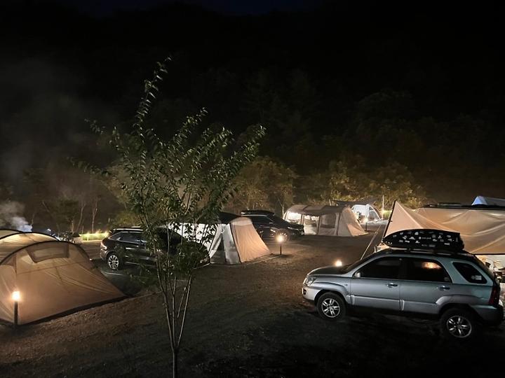 [강원도 화천군] 또와또 오토캠핑장 – 만산동 계곡 중류에 위치한 계곡가  힐링 캠핑장