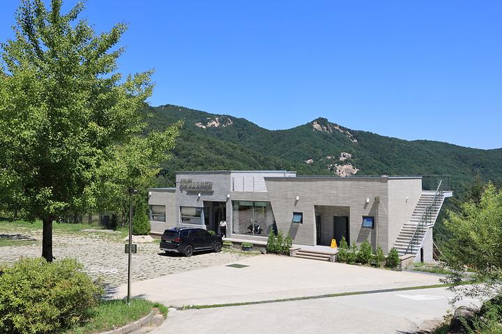 [경상남도 합천군] 황매산 숲속야영장 – 황매산 정상아래 평원에 조성된 공공야영장