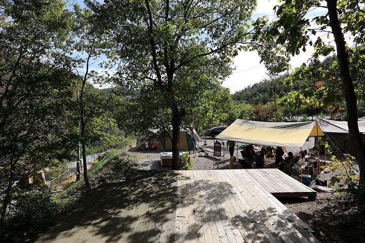 [경상북도 문경시] 그린스톤 오토캠핑장 – 가족과 함께 행복한 추억을 만들 수 있는 캠핑장