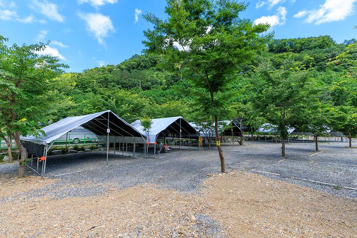 [충청남도 금산군] 육백캠핑장 – 개별 화장실과 샤워실을 갖춘 곳