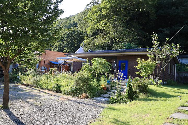 [강원도 횡성군] 봉즈살롱 – 베이커리 카페와 함께하는 회원제 야영장