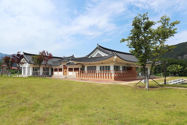 [경상북도 청도군] 섶마리농촌체험휴양마을 – 청도군 금천면 섶마리한옥마을에 위치한 오토캠핑장입니다.