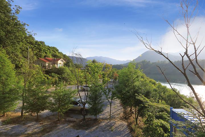 [충청북도 충주시] 충주카누캠핑장 – 아름다운 충주호가 눈앞에 펼쳐지는 오토캠핑장