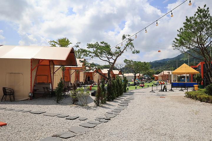 [경기도 포천시] 파인벨리펜션 글램핑 2호점 – 포레스트힐 골프장 옆에 있는 감성 글램핑장