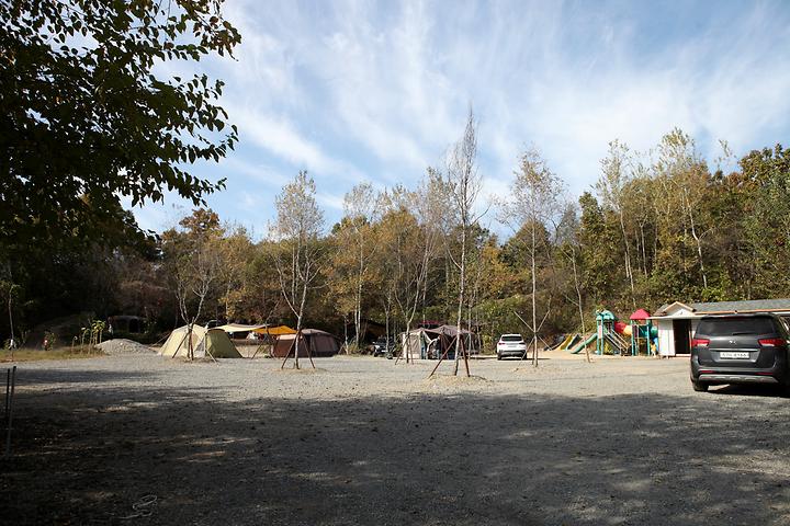 [경기도 파주시] 은사시캠핑장 – 대자연 속 쉼터, 맑은 물과 깨끗한 공기의 힐링 캠핑장