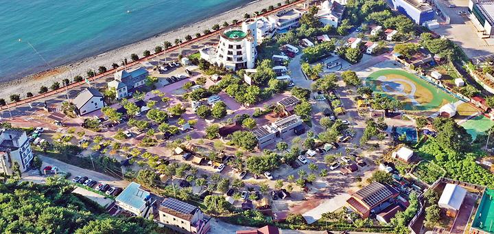 [경상남도 거제시] 학동자동차 야영장 – 학동몽돌해수욕장이 정원처럼 위치한 한려해상국립공원 캠핑장