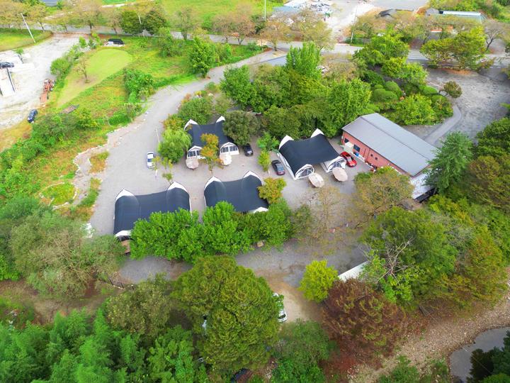 [전라남도] 거목 글램핑 – 청정 계곡물과 불멍하기  좋은 캠핑장